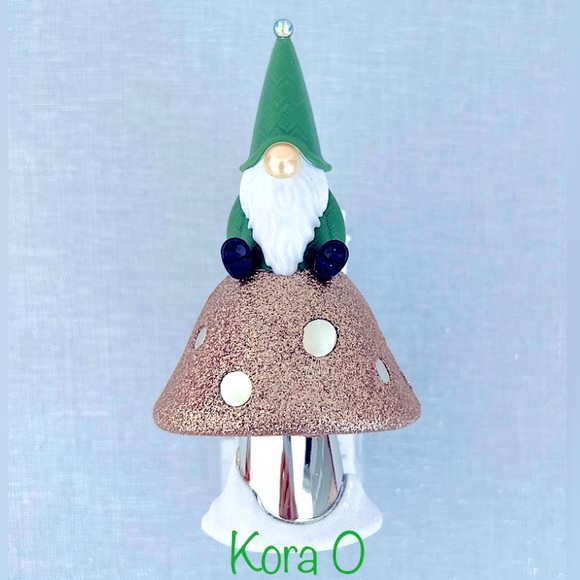 BBW Mushroom Gnome Wallflowers Fragrance Plug - Picture 1 of 2